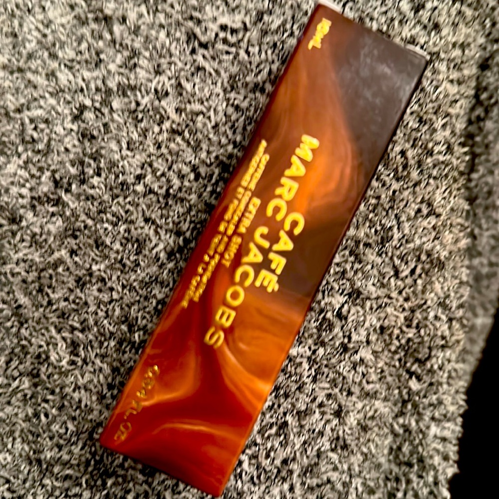 Marc Jacobs Extra Shot